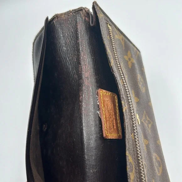 Louis Vuitton Wallet - Picture 10 of 10